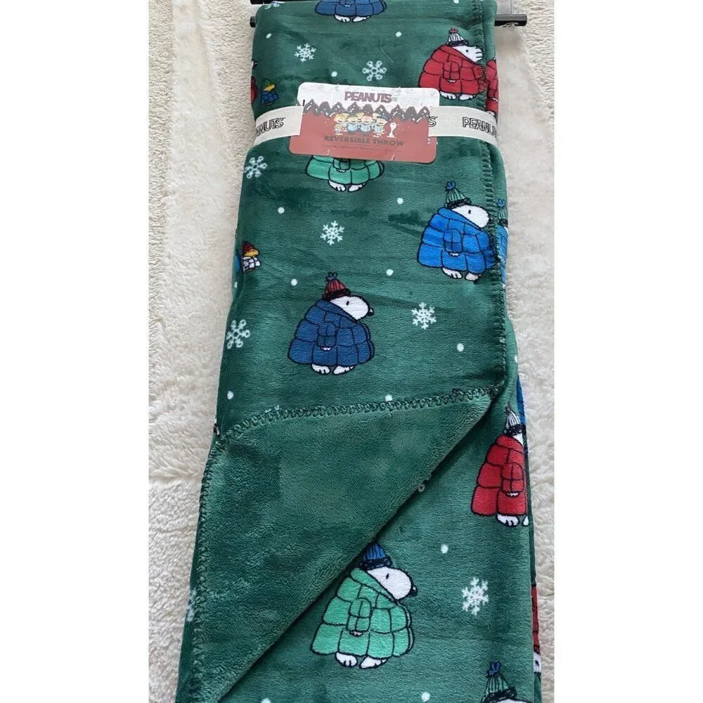 Snoopy Peanuts Puffer Jacket Snowflakes Reversible 50‎ X 70